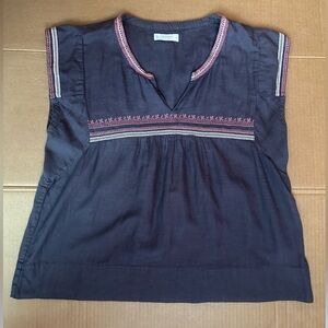 Luckys Brand embroidered shirt. Size Medium